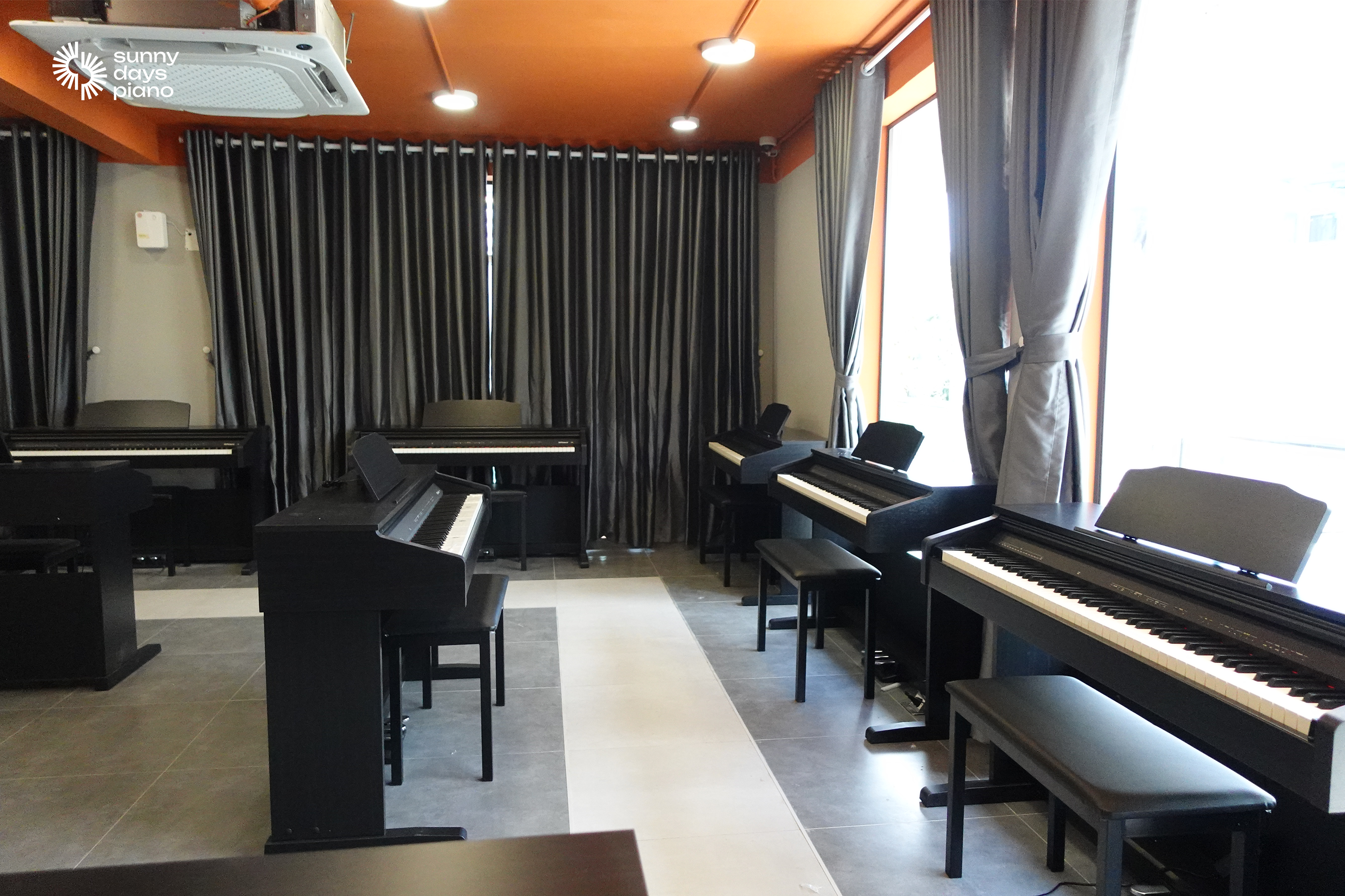 Chi nhánh mới với những cây đàn trang bị mới hoàn toàn 